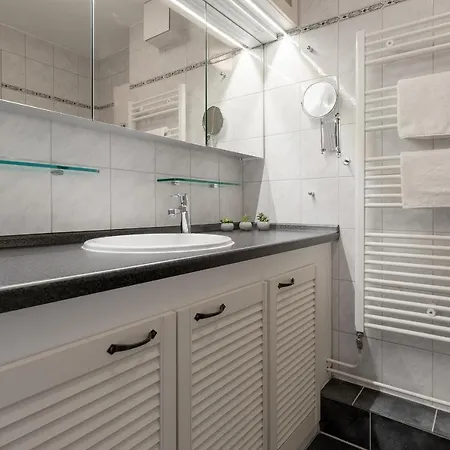 Am Hang 15 Seeblick App 7 Apartment *